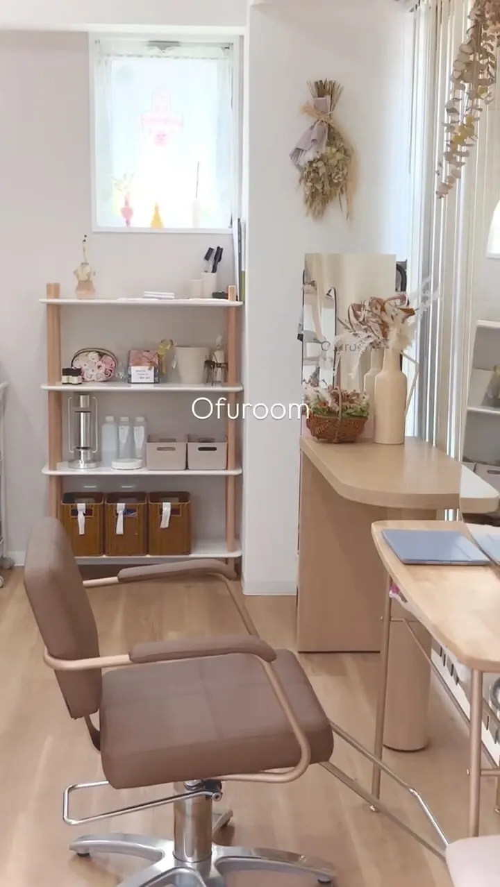 美容室オフルームにはホームケアの商品ディスプレイは一切ござい...